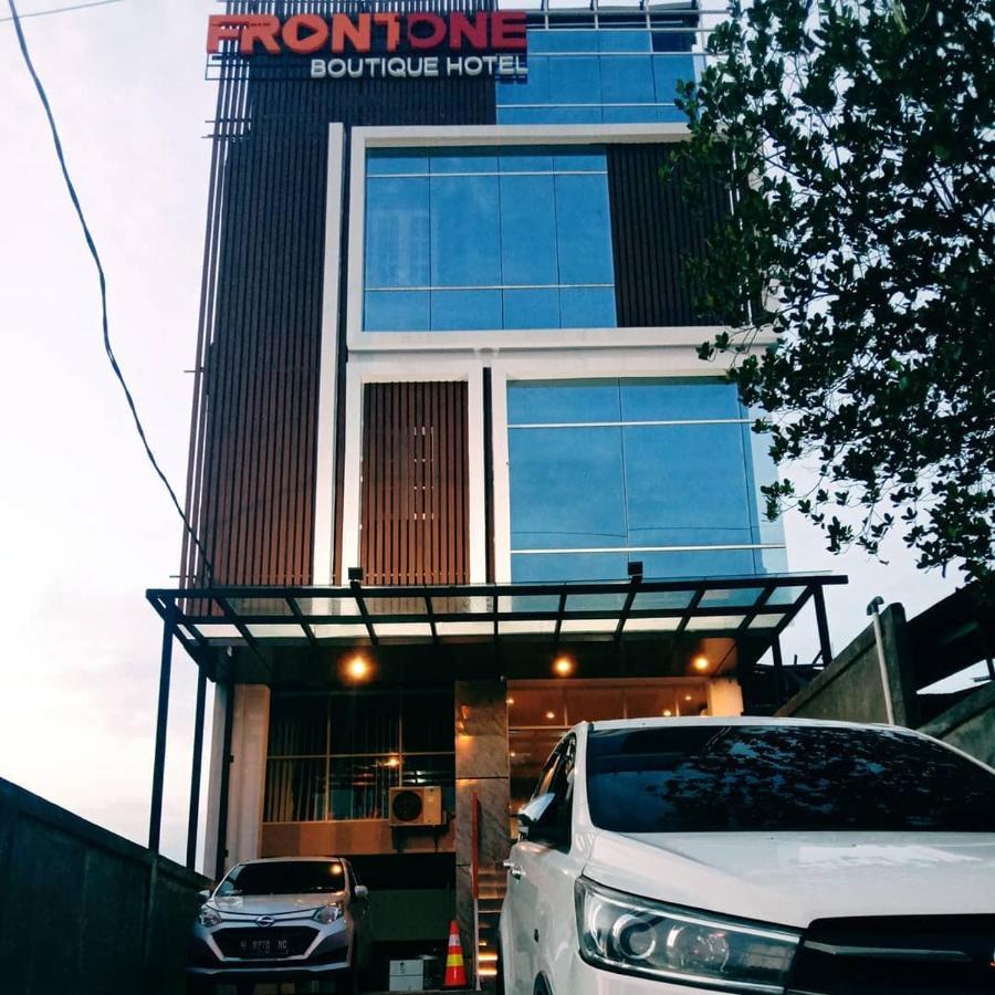 ホテル Front One Boutique Tugu Muda スマラン エクステリア 写真